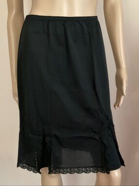 Vintage Classic Black Half Slip